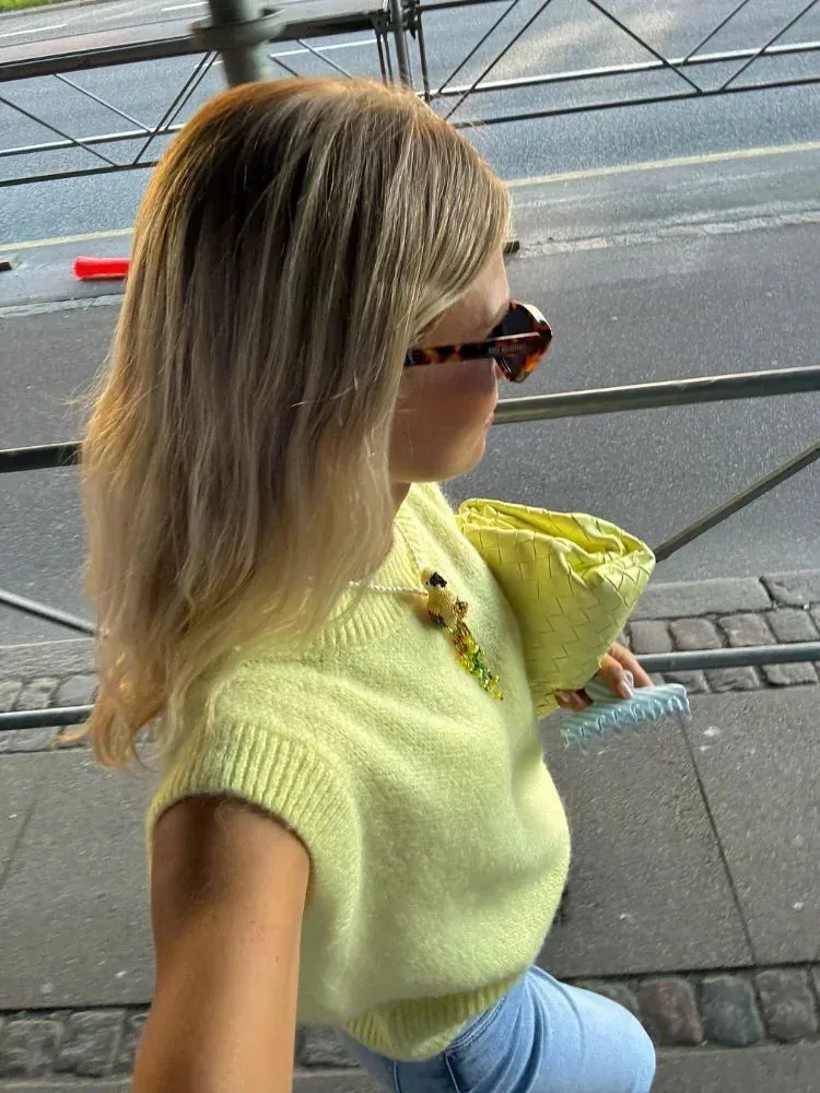 TAVIMART  -  Casual Sleeveless Loose Knitted Pullover Tops Elegant Yellow O-neck Vests Women 2024 Autumn Female Commuting Jumper Sweaters