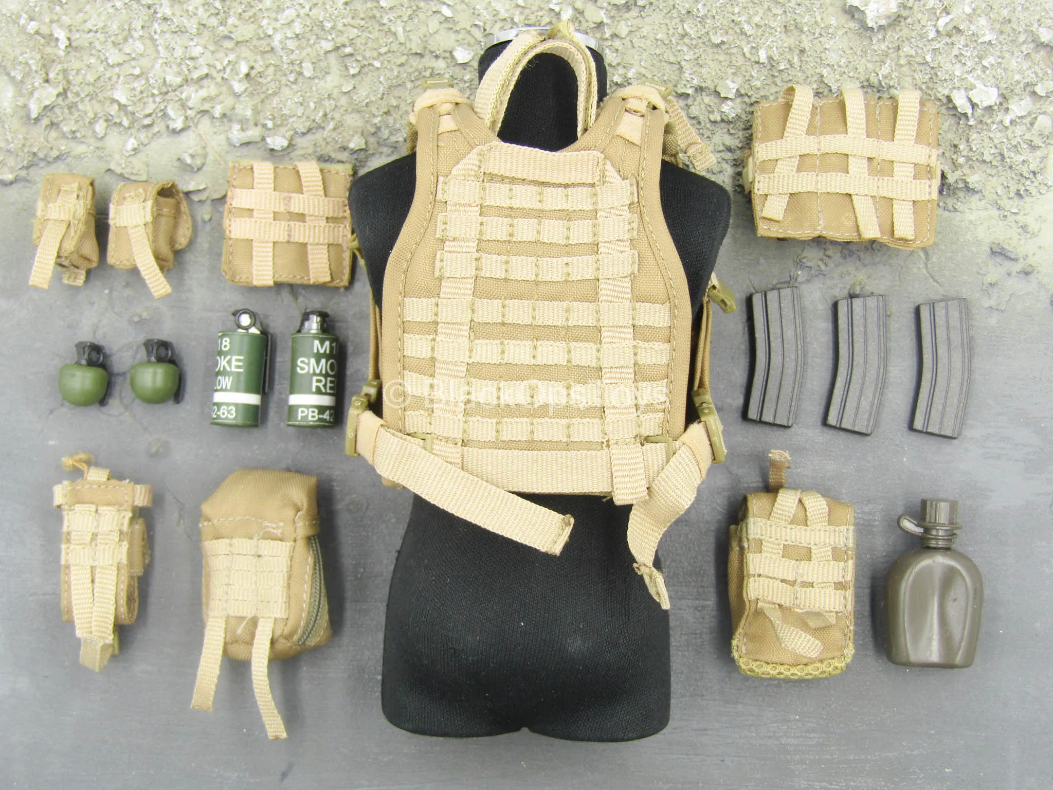 USAF Pararescue Jumper - Tan Assault Vest w/Pouch & Gear Set